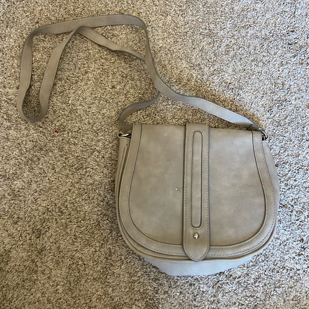 Light grey horseshoe crossbody bag
